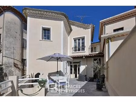 maison coeur de village 279 m2 avec terrasses  vue et garage