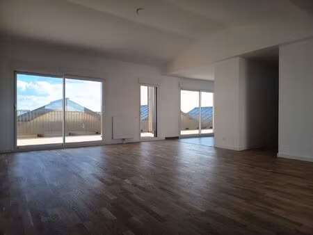 dernier étage-terrasse-parkings