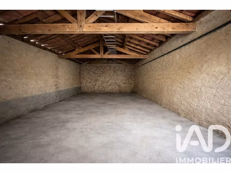 vente garage undefined m²