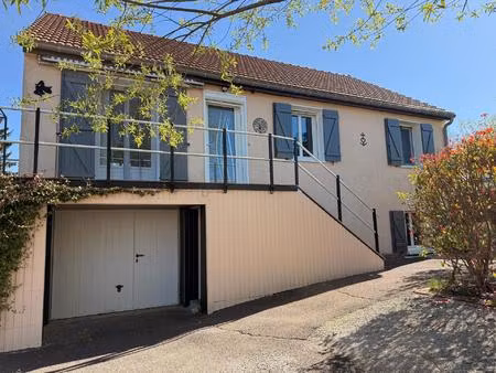 maison de 106 m2 sur sous-sol  4 chambres  jardin.