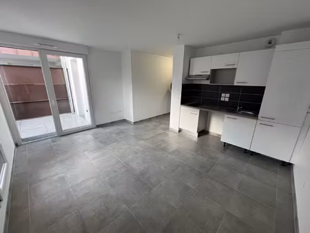 à louer t2 avec balcon et parking sous-sol toulouse (31200)