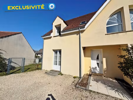 exclusivite ! maison d'environ 112 m2 avec 3 chambres à chât