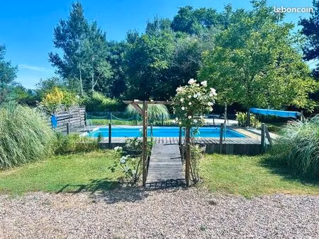 pavillon 6 pièces 105 m²