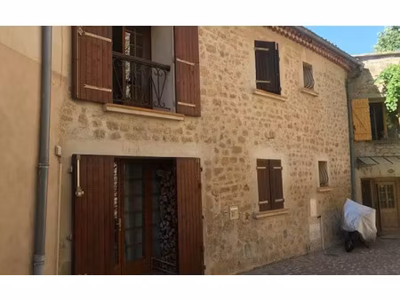 location maison  m² t-3 à peyrolles-en-provence  931 €