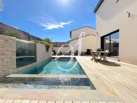 villa de standing de type 7  5 chambres & 1 bureau avec pisc