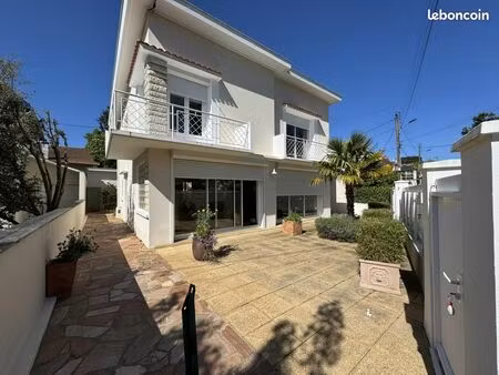 villa en viager 7 pièces 180 m²