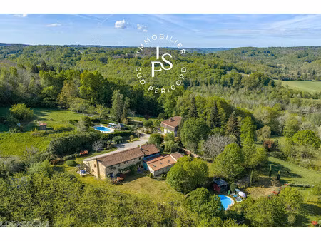 vente maison 19 pièces 480 m² villefranche-du-périgord (24550)