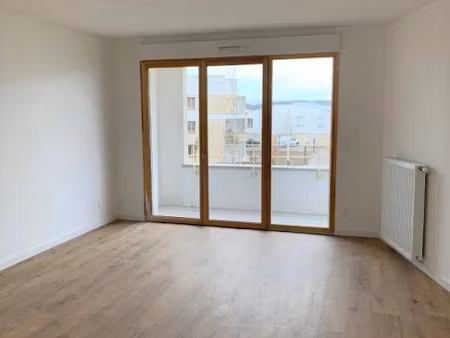 location appartement 3 pièces 65 m² à cornebarrieu (31700)  812 €