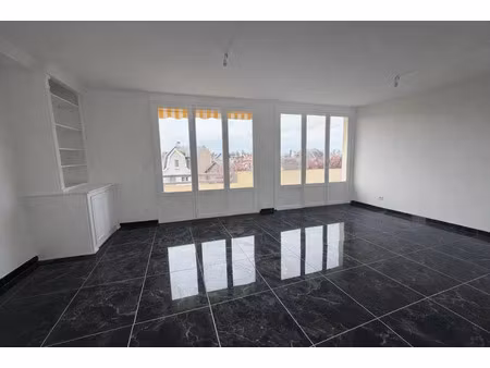 location appartement 4 pièces 79.76 m² à saint-quentin (02100)  850 €