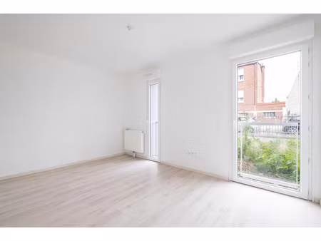 location appartement 3 pièces 62 m² à amiens (80000)  869 €