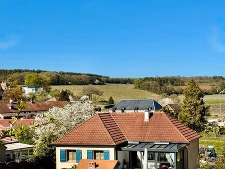 maison familiale de 130 m² avec piscine chauffée à villers-la-faye