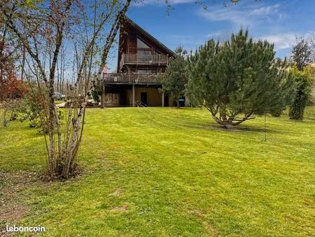 villa 5 pièces 141 m²