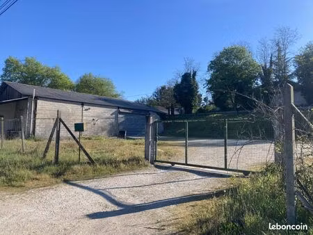 local 282 m² la roche-chalais