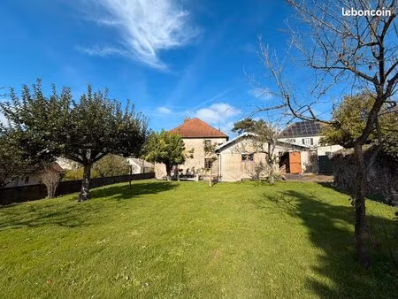 grande maison familiale à rénover à 15 min de besançon – terrain 1085 m²