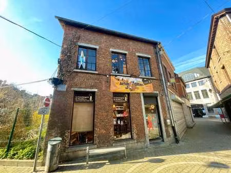 +++ sous option +++ maison de commerce de +-90m² en plein ce