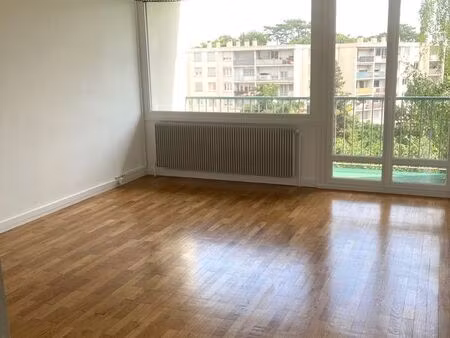 appartement t4 de 77m2 avec balcon