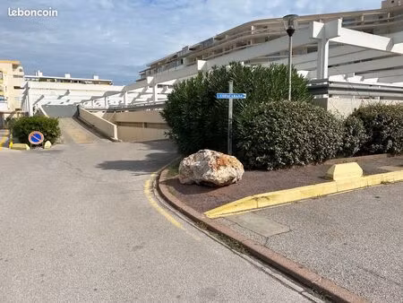 garage boxé en sous-sol sécurisé  canet plage sud