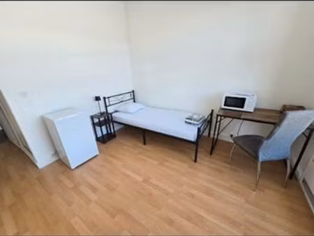 chambre individuelle 13 m2 tout equipee et meublee ferme a cle ideal pour travailleur ou e