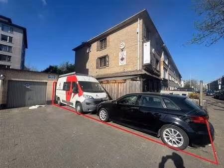 parking/boxe de garage