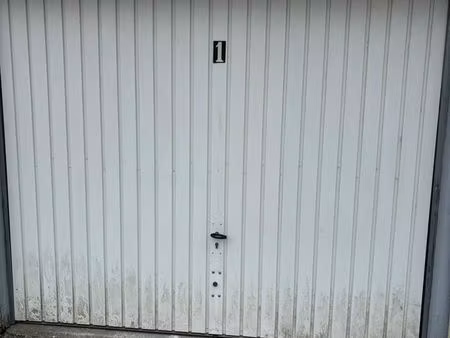 box 16 m2 proche gare melun et axes routiers