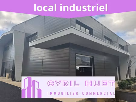 location locaux professionnels 200 m² à grimaud (83310)  3 000 €