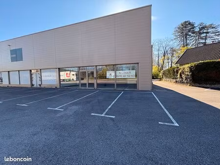 local commercial 605 m² saint vit