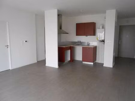location appartement 3 pièces à cambes-en-plaine (14610) : à louer 3 pièces / 61m² cambes-