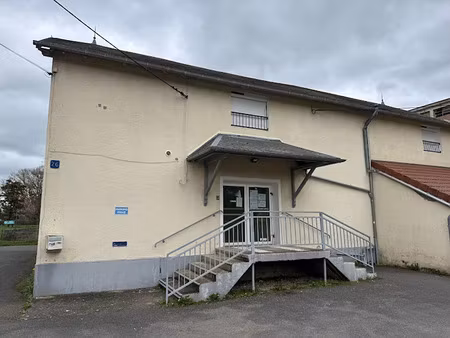 location immeuble 10 pièces 270 m² à saint-amand-montrond (18200)  800 €