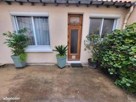 studio meublé mezzanine 7min à pieds de la gare 100m plage 50m marché