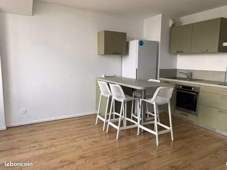 location meublée 41m2 centre ville + garage