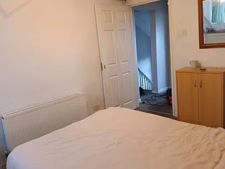 location meublée maison 4 pièces 97 m² à cagnes-sur-mer (06800)  1 850 €