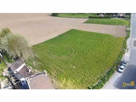 terrain à bâtir 3a27ca dans quartier recherché