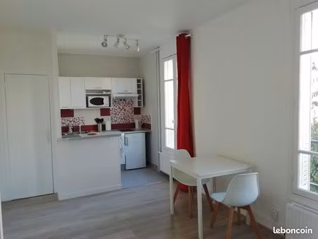 grand studio meublé lumineux à louer vincennes centre