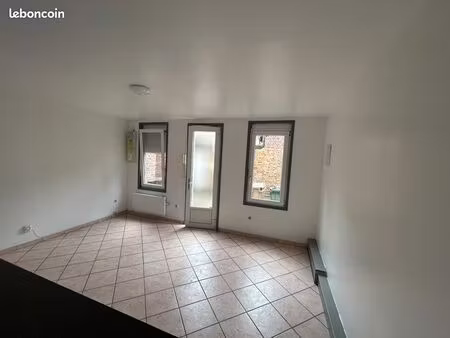 maison 2 chambres dans cours privée proche de la gare
