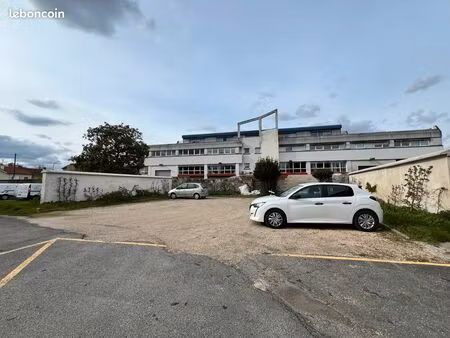 parking(s)