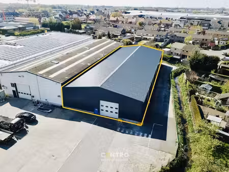 geïsoleerd magazijn (1.000m²) te huur met mezzanine (85m²...