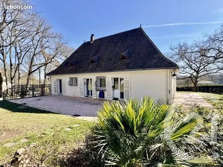 maison 8 pièces 215 m²