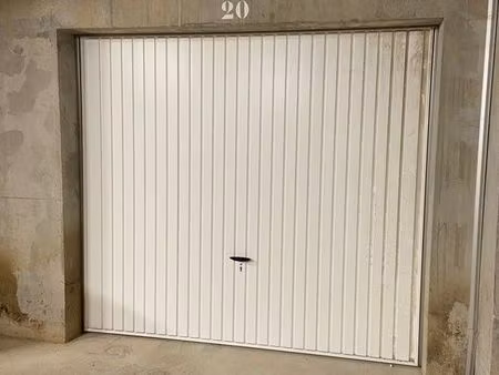 loue grand garage / box