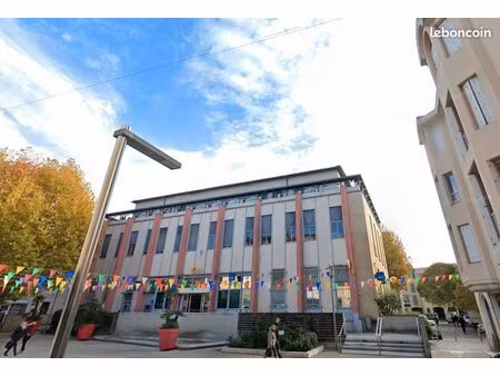 immeuble 15 pièces 1900 m²