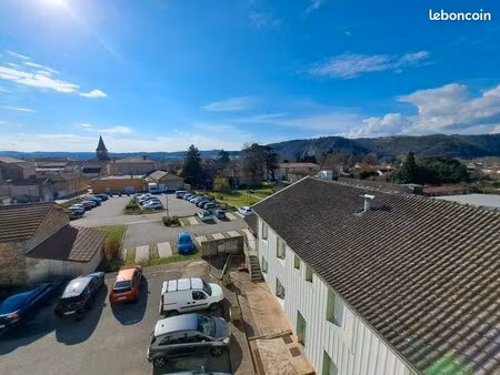 immeuble 27 pièces 553 m²