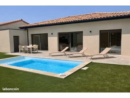 villa neuve avec piscine