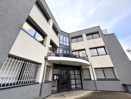location locaux professionnels 146 m² à clichy (92110)  2 798 €