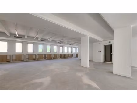 location locaux professionnels 212 m² à paris 15ème (75015)  10 909 €