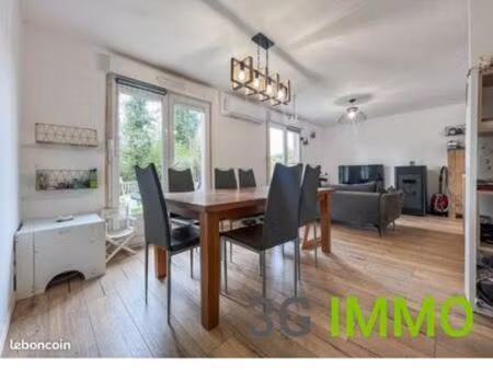 maison avec 1 hectares de terrain