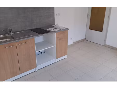 appartement de 35 m² à auberives sur vareze - 540 €