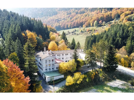 immeuble de 1 686 m² à st agnan en vercors - 550 000 €