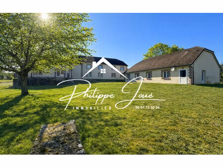 murs et fonds de commerce de 836 m² à auxon - 324 000 €
