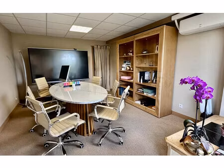 local commercial de 36 m² à st marcellin - 490 €