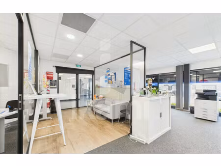 local professionnel de 99 m² à st marcellin - 222 000 €