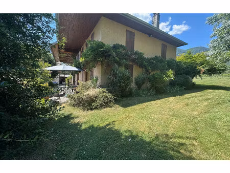 maison de 400 m² à st pierre d albigny - 899 000 €